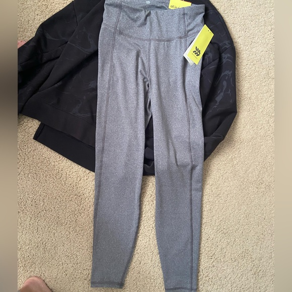 All In Motion Leggings & Sweatshirt - Picture 4 of 5